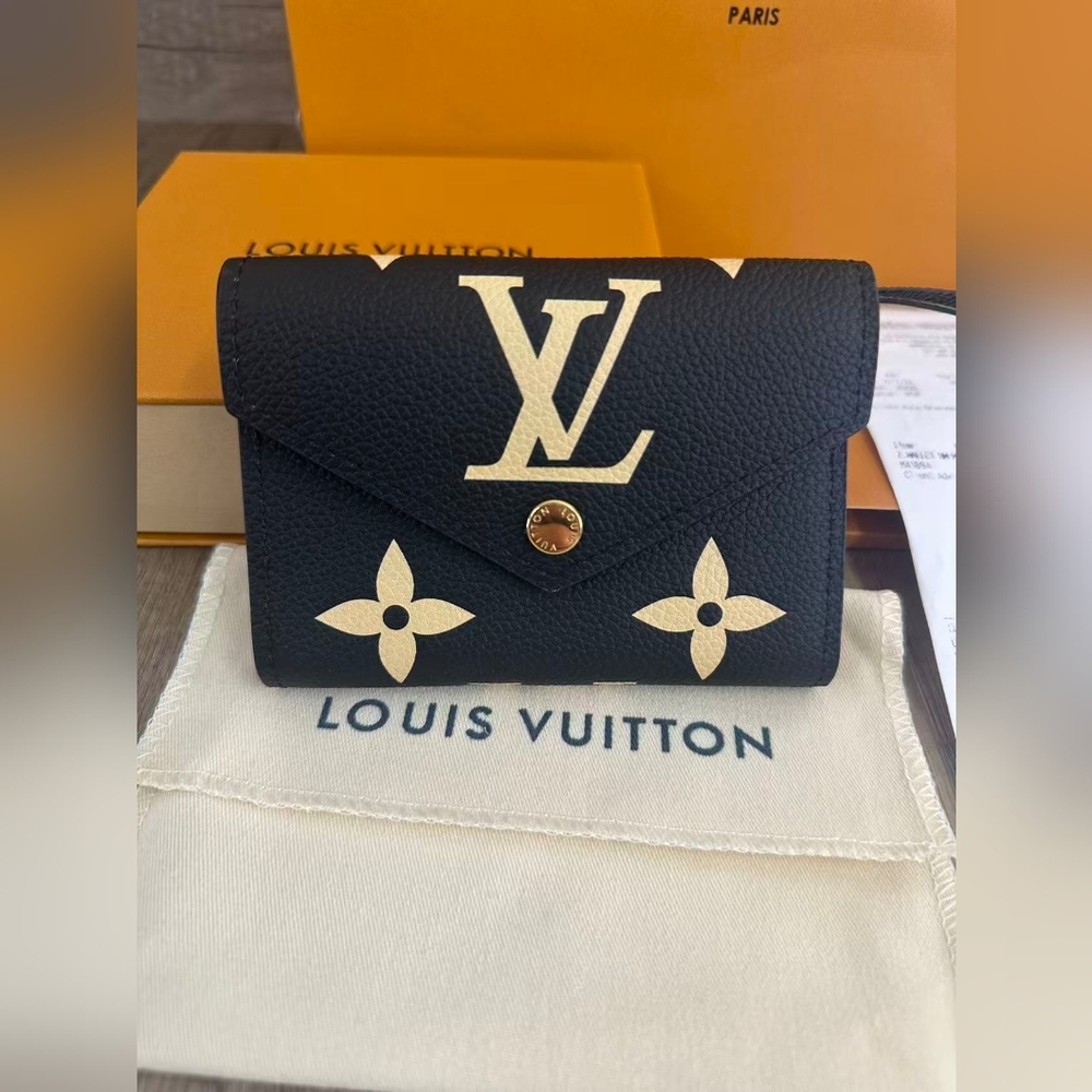 Louis Vuitton Victorine Wallet - Picture 7 of 13